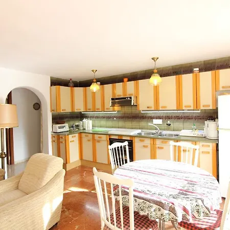빌라 Cucarres0602